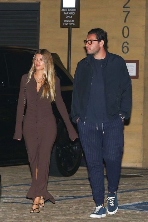 Sofia Richie Pajamas, Sofia Richie Date Night Style, Sofia Richie Winter Outfits, Sofia Richie Aesthetic 2023, Sofia Grainge Aesthetic, Sofia Richie New Style, Sofia Richie Style 2024, Sophia Grainge Richie, Play Outfits Theater