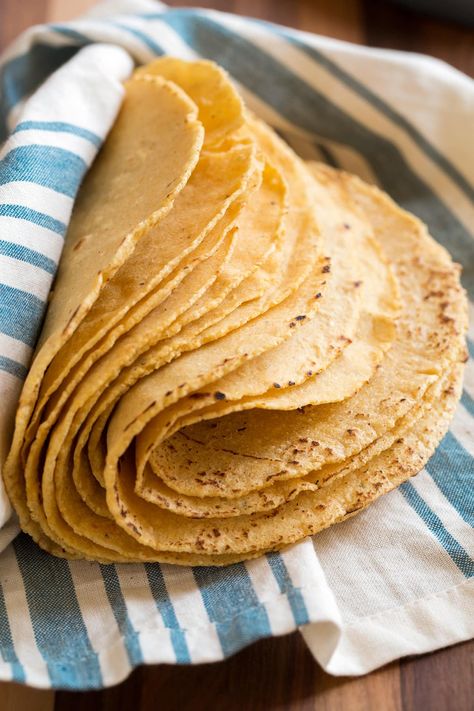 Homemade Corn Tortillas - these are the absolute best! They have the freshest flavor and a perfect texture. They're made with just three humble ingredients and with a tortilla press they are super fast and easy to make! #diy #corntortillas #tortillas #mexican #recipe Corn Tortilla Recipe, Corn Tortilla Recipes, Vegan Flatbread, Panini Recipes Chicken, Homemade Yeast, Gluten Free Flatbread, Vegan Breads, Homemade Flatbread, Homemade Corn Tortillas