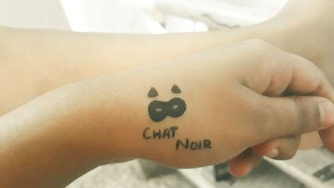 #miraculous #ladybug #chatnoir #miraculousladybugandchatnoir Miraculous Tattoo Ideas, Miraculous Tattoo, Miraculous Ladybug Tattoo, Cat Noir Miraculous, Ladybug Tattoo, Minimalistic Tattoo, Lady Bug Tattoo, Single Line Tattoo, Tattoo Art Drawings