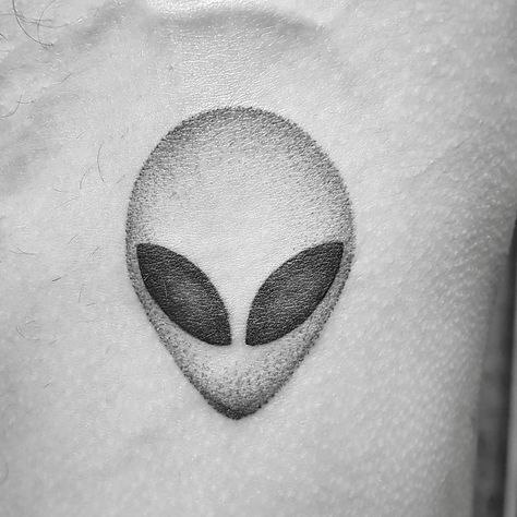 Alien Head Tattoo, Small Alien Tattoo, Dad Daughter Tattoo, Tattoos 2022, Third Eye Tattoos, Ufo Tattoo, Dna Tattoo, Eye Tattoos, Sun Tattoo Designs