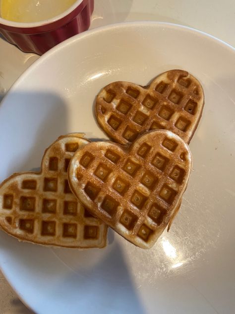 Heart Waffles, Heart Shaped Waffles, Heart Shaped Foods Aesthetic, Heart Waffles Aesthetic, Heart Pancakes Aesthetic, Heart Shaped Waffles Aesthetic, Food L, Breakfast Waffles, Small Meals