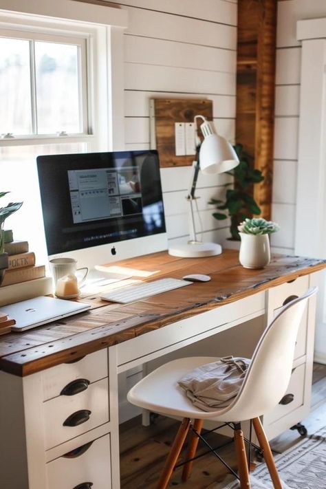 Rustic Farmhouse Office Ideas for Cozy Workspaces Farmhouse Office Ideas, Rustic Farmhouse Office, Farmhouse Home Office Decor, Vintage Office Furniture, Cottage Office, Chic Home Office, Office And Guest Room, Cozy Workspace, Rustic Home Offices