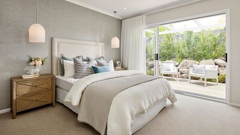 Hamptons Bedroom Master Suite, Main Bedroom Ideas Master Suite, Hamptons Style Bedrooms, Hamptons Bedroom, Master Suite Bedroom, Private Courtyard, Beach House Bedroom, Calming Bedroom, Coastal Bedroom