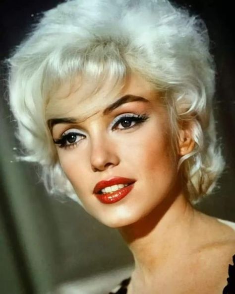 beatle fan (Posts tagged marilyn monroe) Marilyn Monroe Makeup, Marilyn Monroe 1962, 50s Makeup, Marilyn Monroe Portrait, Marilyn Monroe Photos, Norma Jeane, Golden Age Of Hollywood, Glam Makeup, Beauty Secrets