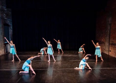 Rainy days have us looking forward to summer sun! 🩰☀️🩰 Our Full Day Dance Intensive is the perfect opportunity for beginner and intermediate dancers age 6-10 to explore new genres. Our curriculum includes: Ballet, Pilates, Theater Dance, Contemporary, and Choreography Composition. #PDA #PDAKeepsDancing #summerintensive #dance 📷 Victoria Bastian Photography #PYB Virtual Performance Choreography: Sabrina Faith Formations For 13 Dancers, Acro Dance Lesson Plan, Christian Dance Academy, Toddler Dance Classes, Online Dance Classes, Early Childhood Program, Primary Program, Ballet Class, Summer Sun