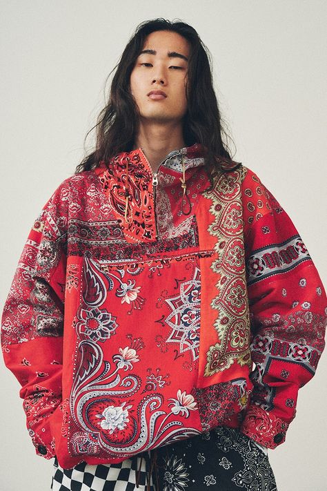 Diy Sweatshirt, Men Fashion Show, Pola Sulam, Paisley Pattern, Long Sleeve Sweatshirts, Diy Clothes, Fashion Collection, Fashion News, Fashion Show