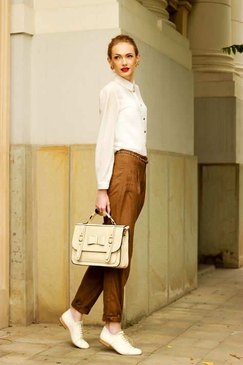 #fashion #streetstyle #style #redlips #makeup #oxford White Oxford Shoes Outfit Work, White Oxfords Outfit, Women Oxford Shoes Outfit Work, White Oxford Shoes Outfit, Oxford Shoes Outfit Work, Brogues Womens Outfit, Oxford Shoes Outfit Women's, Women Oxford Shoes Outfit, Oxford Outfit