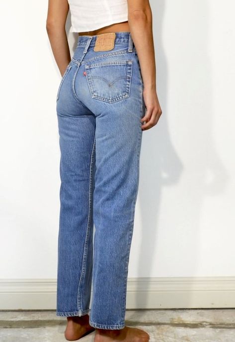 501 Outfit, Levi Jeans Outfit, Glamouröse Outfits, Levis Outfit, Levi Jeans Women, Skandinavian Fashion, Jean Vintage, Jeans Levis, Vintage Levis Jeans