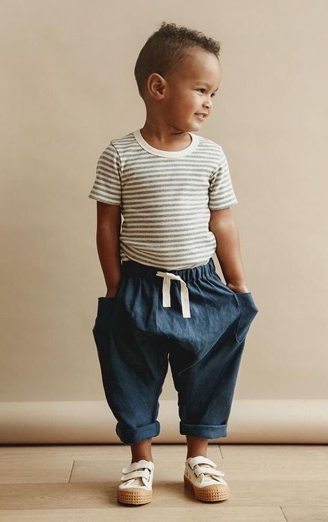 You are left to measure but the quality of the sweater is not so good what you bring down is transparent Boys Spring Outfits, Toddler Boy Summer, Style Boy, Organic Kids Clothes, Pants Linen, Harem Pant, Linen Fashion, Dress Christmas, Big Pockets