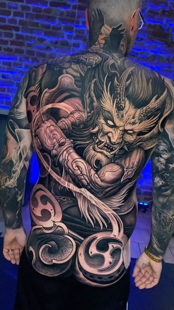 Julian Siebert on Instagram: "Raijin done 3 days in a row @stockholminkbash #cheyennetattooequipment #intenzefamily #h2oceanproteam #tattooarmour #wipeoutz #unigloves #barberdts #squidsterskinmarker #corpsepaintertattoo #werbung #wemakeartistsde" Raijin Tattoo, Bum Tattoo, Japanese Art Samurai, Full Back Tattoos, Superhero Cosplay, Tattoo Equipment, Horror Tattoo, Cover Up Tattoo, September 10