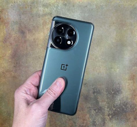 REVIEW – Last year, I had the privilege of reviewing my first OnePlus phone, the OnePlus 10 Pro, and now over one year later, they have sent me their latest flagship phone, the OnePlus 11 5G. The 10 Pro wasn’t enough to make me want to switch to it from an iPhone as my daily … OnePlus 11 5G smartphone review – The first Android phone that makes me want to ditch my iPhone Read More Oneplus Phone, Oneplus Mobile, Oneplus 10 Pro, Journal App, Personal Things, Oneplus 11, One Year Later, Must Have Gadgets, Fingerprint Reader