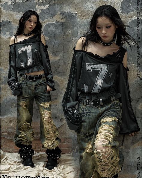 Dark Outfits Girl, Misa Style, Punk Girl Fashion, Grunge Outfit Aesthetic, Mystery Shop, Pixie Rebels, Outfit Ideas Grunge, Runway Fashion Looks, Stray Kids Fashion