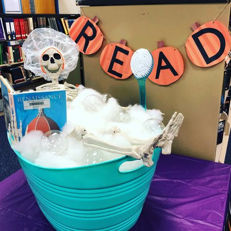 October Library Programs, Halloween Decorations Library, Halloween Library Programs, Halloween Bookfair, Fall Book Displays Library, Library Halloween Decorations, Halloween Library Displays, Fall Library Displays, Autumn Library