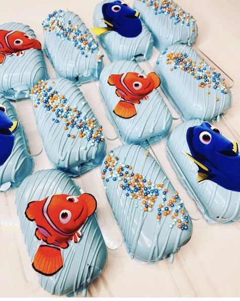 Nemo Desserts, Nemo Treats, Finding Nemo Treats, Finding Nemo Treats Party Ideas, Finding Nemo Desserts, Finding Nemo Cake Pops, Finding Nemo Dessert Table, Nemo Themed Birthday Party, Finding Nemo Birthday Party Ideas