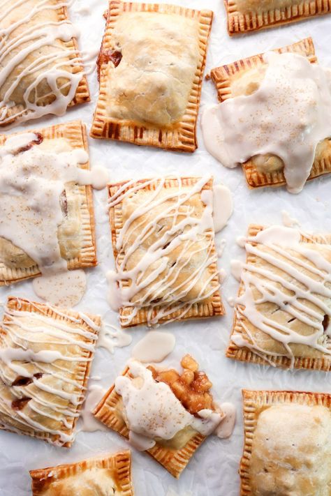 Fall Pop Tarts, Double Pie Crust Recipe, Apple Pie Pops, Apple Tarts, Poptart Recipe, Toaster Pastry, Pie Pops, Pop Tart, Homemade Breakfast