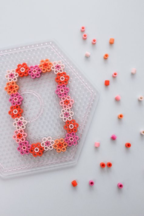 Perler Bead Patterns Words, Octagon Perler Bead Patterns, Perler Bead Display Ideas, Perler Bead Name Sign, Perler Bead Bracelet Diy, Perler Bead Words, Pearler Bead Jewelry Ideas, Perler Bead Garland, Perler Beads Room Decor