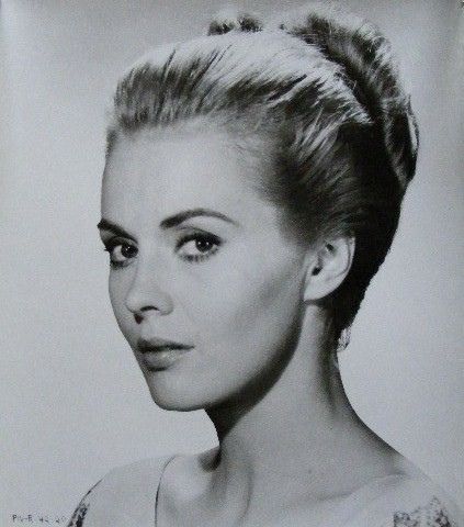 French Models Female, Jean Seberg Style, Romain Gary, Female Movie Stars, Jean Seberg, Mia Farrow, Black And White Movie, French Models, Celebrity List