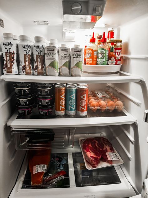 Aesthetically pleasing. Fridge Organization. Costco deals. Keto lifestyle Gym Rat Fridge, Gym Fridge, Costco Keto, Costco Deals, Protein Water, High Protein Meal Prep, Irish Baby, Protein Meal, Dinner Meal Prep