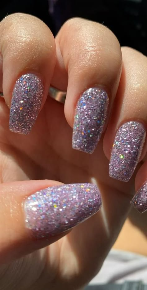 Nails For Iridescent Dress, Sparkly Iridescent Nails, Gel Nails Iridescent, Purple And Silver Sparkle Nails, Sparkly Nail Colors, Sparkly Purple Prom Dresses, Lilac Nails Sparkle, Summer Nails 2023 Glitter, Pink And Purple Sparkle Nails