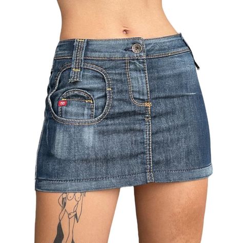 Mini Denim Skirt Outfit Summer Y2k, Miss Sixty Skirt, Mini Denim Skirt Outfit, Grunge Closet, Denim Skirt Outfit Summer, Thrift Manifestation, Nyfw Outfits, Gay Outfits, Denim Skirt Outfits