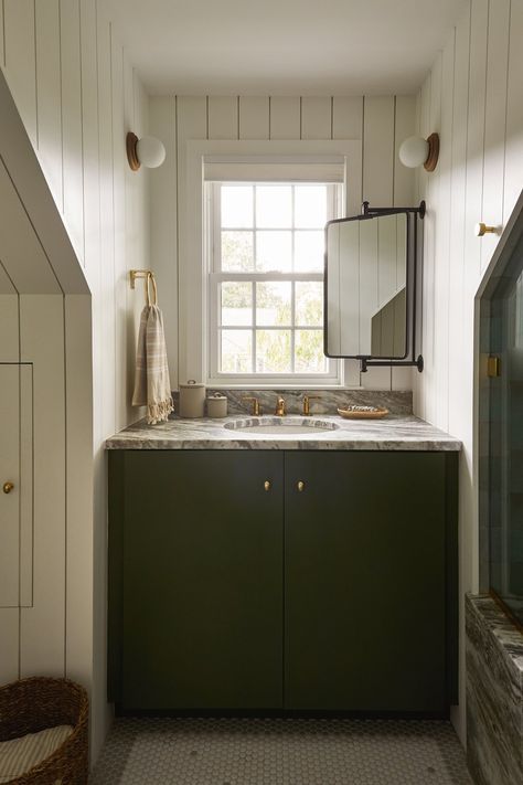 Colonial Bathroom, The Grit And Polish, Grit And Polish, Luxury Bathroom Design, Coastal House, Interior Bathroom, Attic Bathroom, Cottage Bathroom, Bathroom Design Inspiration