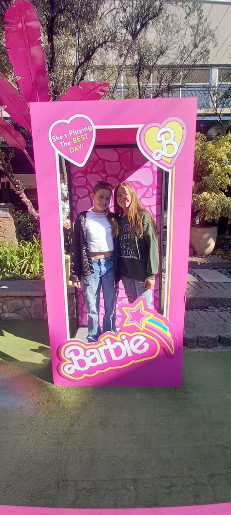 Barbie Movie Decor, Barbie Night, Barbie Merchandise, Movie Hall, 2023 Barbie, Movie Decor, Classroom Doors, Barbie Birthday Party, Barbie Birthday