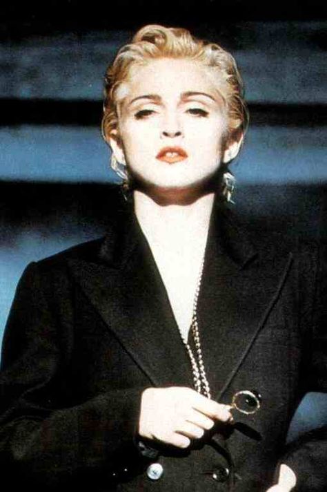 Madonna on set of "Express Yourself" 1989 Madonna Express Yourself, Madonna Hair, Lady Gaga Madonna, Madonna Like A Prayer, Madonna 80s, Madonna Photos, Lady Madonna, Gentlemen Prefer Blondes, Still Love Her