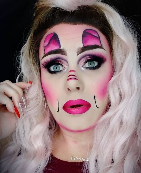 Piglet makeup Piglet Face Paint, Pig Makeup Halloween, Piglet Makeup, Pig Makeup, Piglet Face, Pig Costume, Pig Costumes, Animation Ideas, Cute Piglets