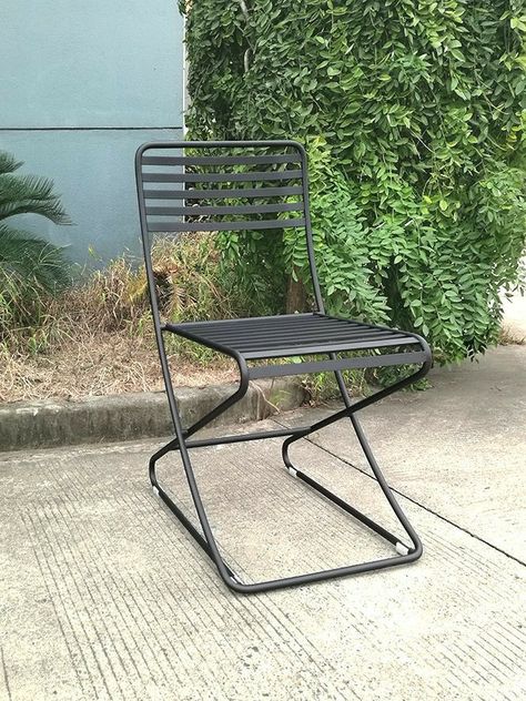 Metal Cafe Chairs, Metal Outdoor Chairs, درج السلم, Iron Furniture Design, Steel Furniture Design, Steel Doors And Windows, Grill Gate Design, Metal Doors Design, Steel Door Design