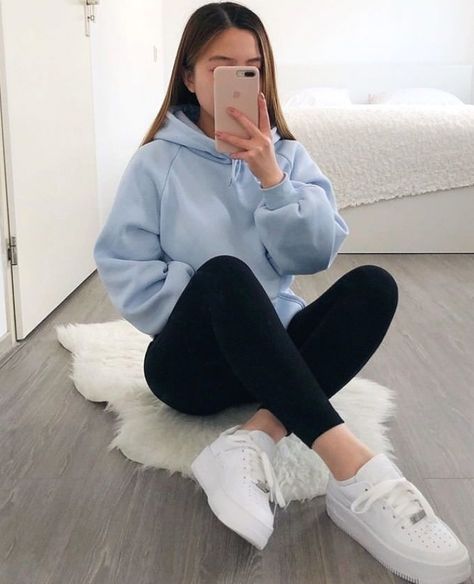 Trendy Outfits With Leggings, Hoodie Outfit Casual, Cute Sporty Outfits, Vans Outfit, Legging Outfits, Cute Lazy Outfits, Casual School Outfits, Lazy Outfits, Trendy Fall Outfits