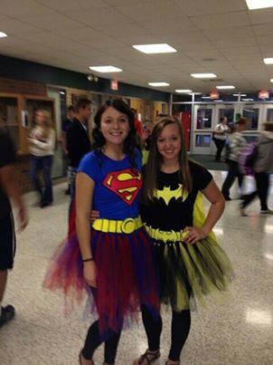 Halloween Super Hero Costumes! Halloween Super Hero Costumes, Costumes Faciles, Super Hero Day, Superhero Halloween Costumes, Friend Costumes, Bff Halloween Costumes, Best Friend Halloween Costumes, Fayette County, Holloween Costume