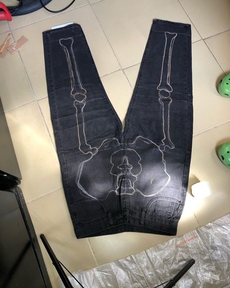 Bleached jeans 👖✍🏾🍶. @amagon_uks #amagon_uks . . . . #hypebeast #gainwithspikes #gainwithbundi #kenyafashion #2024 #streetwear #chombokwahewa #gainwithpaula #powerbreakfast #fypシ #highsnobiety #lightening #gainwithmchina #nairobifashion #gainwithpaula #handpainted #gainwithmugweru #streetwearbrand #gainwiththeepluto #art #bleached #fashionstyle #hypelife #gainwithxtiandela #amagonukscustoms #gainwithcarlz #customjeans #streetbeast #gainwithkenyanoxygen #outfitsociety 2024 Streetwear, Kenya Fashion, Power Breakfast, Bleached Jeans, Custom Jeans, June 17, Bleach, H&m, Street Wear