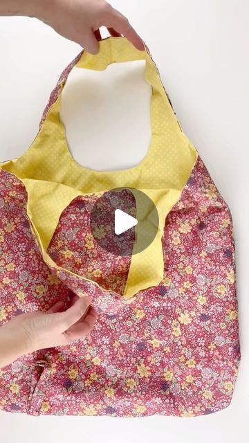 Reversible Bag, Textile Projects, Fabric Projects, Sewing Bag, Sewing Ideas, Enjoy It, Bag Pattern, My Website, My Favourite