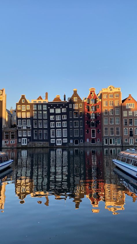 Photos In Amsterdam, Amsterdam Life, Amsterdam Must See, Amsterdam Aesthetic, Amsterdam City, Travel Goals, Travel Inspo, Dream Destinations, Travel Aesthetic