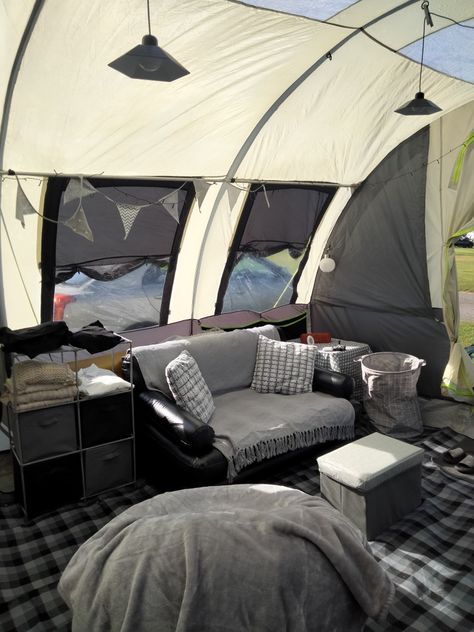 Rave Camping, Car Glamping, Tent Aesthetic, Room Desine, Festival Camping Setup, Cosy Camping, Camping Inspo, Tent Life, Tents Camping Glamping