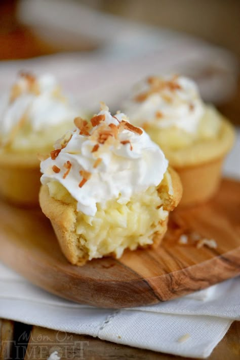 Coconut Cream Pie Cookie Cups! Two of my favorite desserts collide in this easy to make recipe that will have your guests oohing and aahing in no time! Sugar Cookie Cups, Cookie Cups Recipe, Coconut Cream Pie Recipes, Mom On Timeout, Cream Pie Recipes, Bite Size Desserts, Desserts Vegan, Coconut Cream Pie, Cookie Cups