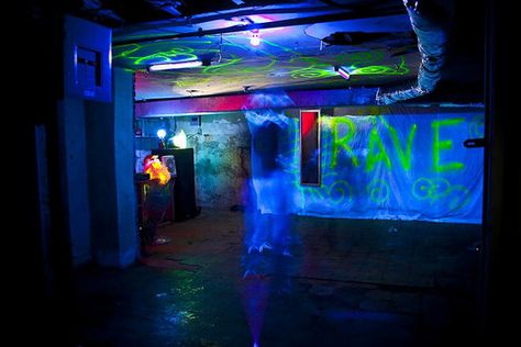 RAVE Underground Rave Aesthetic, Underground Playground, Underground Room, Rave Theme, Groove Theory, Neon Clothing, Rave Aesthetic, Techno Party, Scene Aesthetic