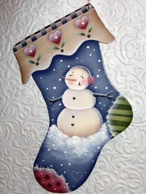 Christmas Decoupage, Christmas Boots, Painting Christmas, Country Paintings, Painted Christmas Ornaments, Snowman Painting, Wooden Christmas Ornaments, Painted Ornaments, Snowman Crafts