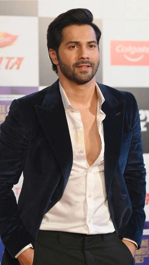 Varun Dhawan Body, Varun Dhawan Wallpaper, Doraemon Comics, Alia Bhatt Varun Dhawan, Me Highlight Cover Instagram Aesthetic, Mens Formal Wear, Varun Dhawan, Ranbir Kapoor, Indian Bollywood