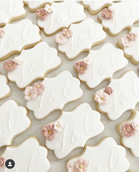 Royal Iced Wedding Cookies, Elegant Wedding Cookies Decorated, Wedding Cookie Designs, Simple Wedding Cookies, Engagement Party Cookies, Grad Cookies, Wedding Biscuits, Wedding Cookies Decorated, Simple And Elegant Wedding