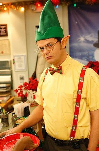 Dwight Office Christmas Episodes, Best Of The Office, The Office Christmas, Office Secret Santa, Office Jokes, The Office Show, Christmas Episodes, Office Memes, Office Wallpaper