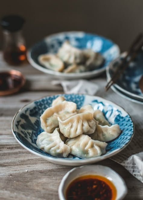 Asian Dumpling Recipe, Vegetarian Dumpling, Vegan Dumplings, Chinese Chives, Snow Pea, Vegetable Dumplings, Dumpling Filling, Chinese Vegetables, Chinese Dumplings