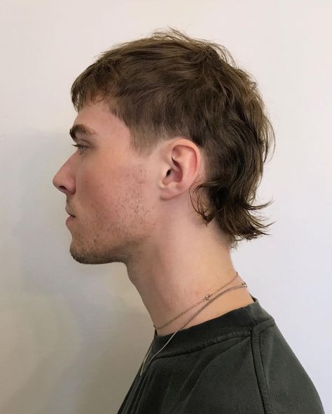 Coiffeurstory✂️Gabby & Yannick on Instagram: “BRUSSELS NEXT WEEKEND 🚨 party on the back kind of mullet ✂️ for @leoprevaes…” Mens Mullet, Punk Haircut, Greek Hair, Mullet Fade, Hair Levels, Short Mullet, Mohawk Mullet, Hair Mullet, Mullet Haircut