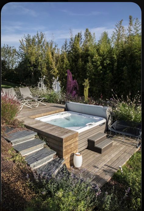 Outdoor Spa Ideas, Hot Tub Deck Design, Spas Outdoor, Small Hot Tub, Outdoor Whirlpool, Outdoor Jacuzzi, Spa Outdoor, Backyard Spa, Garden Spa