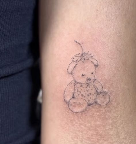 Cute Bear Tattoo, Ldr Tattoo, Teddy Bear Tattoo, Childhood Christmas, Jewel Tattoo, Boho Tattoos, Cute Tats, Bunny Tattoos, Cute Little Tattoos