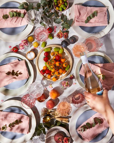 Summer Table Settings, Summer Dining, Food Photography Inspiration, Summer Tables, Food Photography Styling, Kombucha, Beautiful Food, Kimchi, Puglia