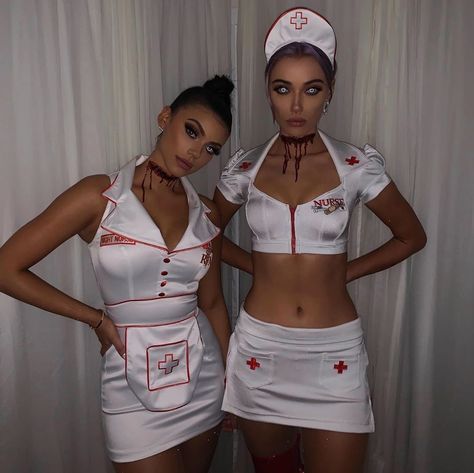 kelsey on Instagram: “i need a doctor call me a doctoorrr i need a doctor 2 bring me back2 lyfeee” Halloween Nurse Makeup, Halloween Rave Outfits, Nurse Halloween Costume, Halloweenský Makeup, Duo Costumes, Doctor Costume, Best Friend Halloween Costumes, Hot Halloween Outfits, Duo Halloween Costumes