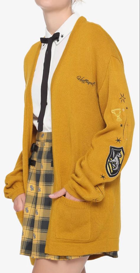 Hufflepuff Outfit Uniform, Hufflepuff Uniform Female, Hogwarts Uniform Hufflepuff, Hufflepuff Uniform, Hufflepuff Cup, Harry Potter Uniform, Hot Topic Harry Potter, Hufflepuff Outfit, Nimbus 2000