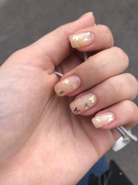 #nails #butterflies #manicure #nailsideas #summer #summernails #style #summerstyle #nailart Small Butterfly Nail Art, Nails Butterflies, Butterfly Manicure, Swift Nails, Taylor Swift Nails, Short Nail Manicure, Butterfly Nail Art, Manicure Ideas, Butterfly Nail