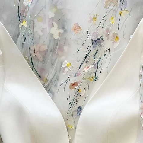 White Lace & Butterflies on Instagram: "a n n a b e l l e 🌸 Hand painted florals, an oversized bow and a hand painted matching veil too. Total and utter perfection 🎀 @houseofsavin .⁣ .⁣ .⁣ .⁣ #bridaltrends #floralweddingdress #weddingdressshopping #2024bride #2025bride #engaged #soontobemrs #luxurybridalboutique #weddingdress #bridal #dreamweddingdress #weddingdressshop #bridalshop #wedding #weddinginspiration #bridetobe #weddinggoals #dresshunt #sayyestothedress #modernbride #bride #weddi Hand Painted Wedding Dress, Painted Wedding Dress, Painted Florals, Magic Garden, Floral Wedding Dress, Paint Matching, Bridal Stores, Luxury Bridal, Garden Theme